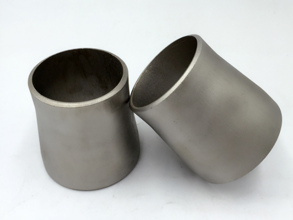 Titanium pipe fittings